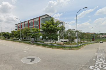 Pusat Perdagangan Maisons