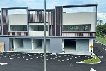 (Ground Floor) Twin Palms Taman Bukit Palma Kajang Sungai Long