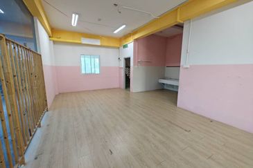 Pusat Perdagangan Maisons