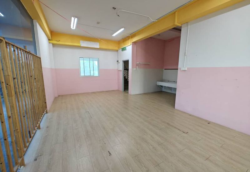 Pusat Perdagangan Maisons