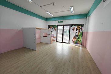 Pusat Perdagangan Maisons