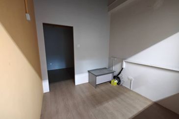 Pusat Perdagangan Maisons