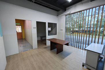 Pusat Perdagangan Maisons