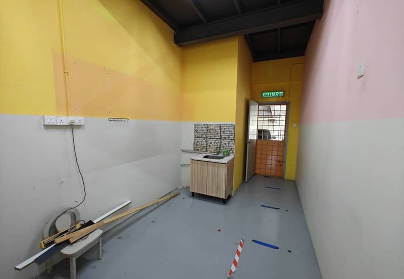 Pusat Perdagangan Maisons