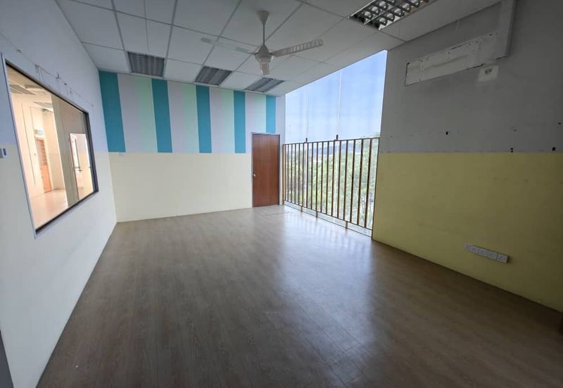 Pusat Perdagangan Maisons