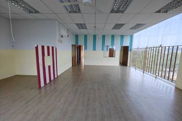 Pusat Perdagangan Maisons