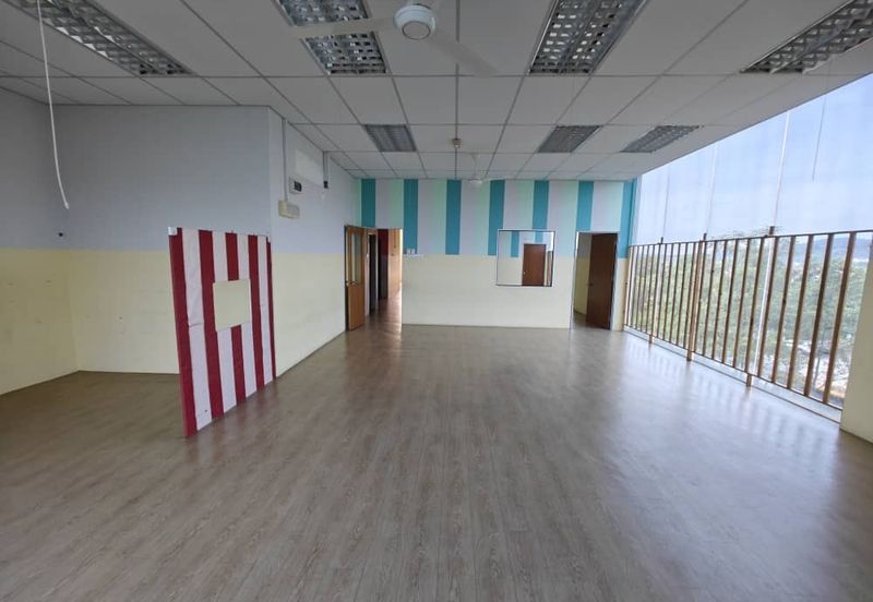 Pusat Perdagangan Maisons