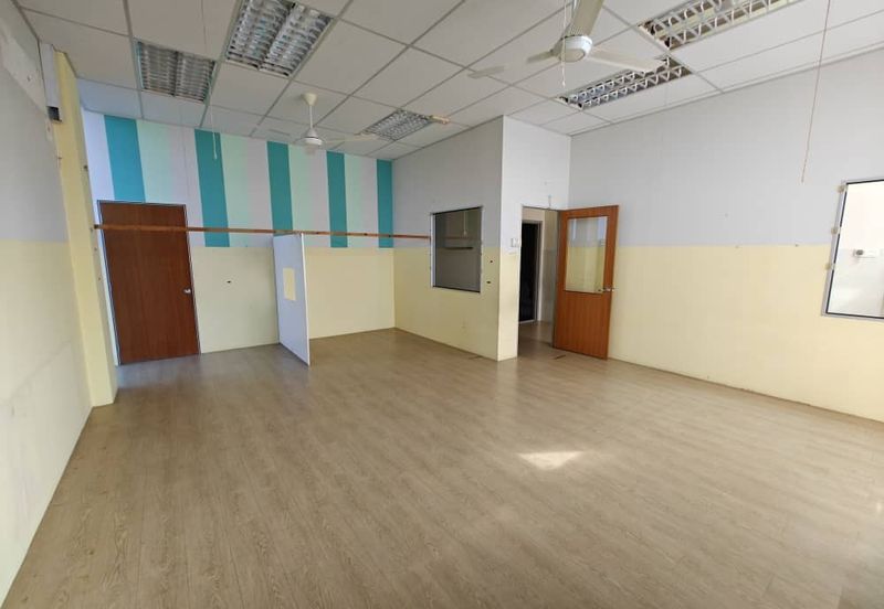 Pusat Perdagangan Maisons