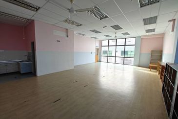 Pusat Perdagangan Maisons