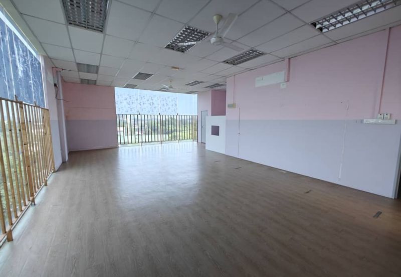 Pusat Perdagangan Maisons