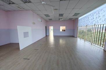 Pusat Perdagangan Maisons