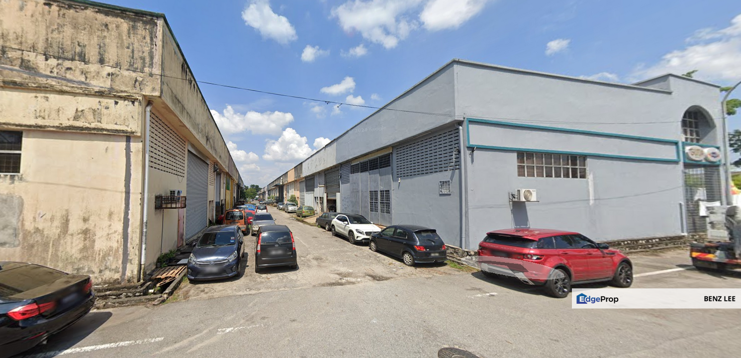 (3 Adjoining) Subang Seksyen 2 U5 Bandar Pinggiran Subang Jalan Bulan, Selangor, Shah Alam