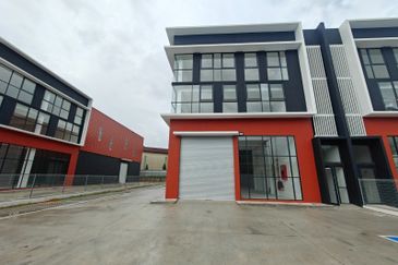 (B/U  7,919 sqft) Kota Puteri Omni/02 Batu Arang