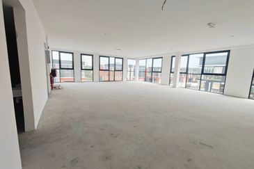 (B/U  7,919 sqft) Kota Puteri Omni/02 Batu Arang