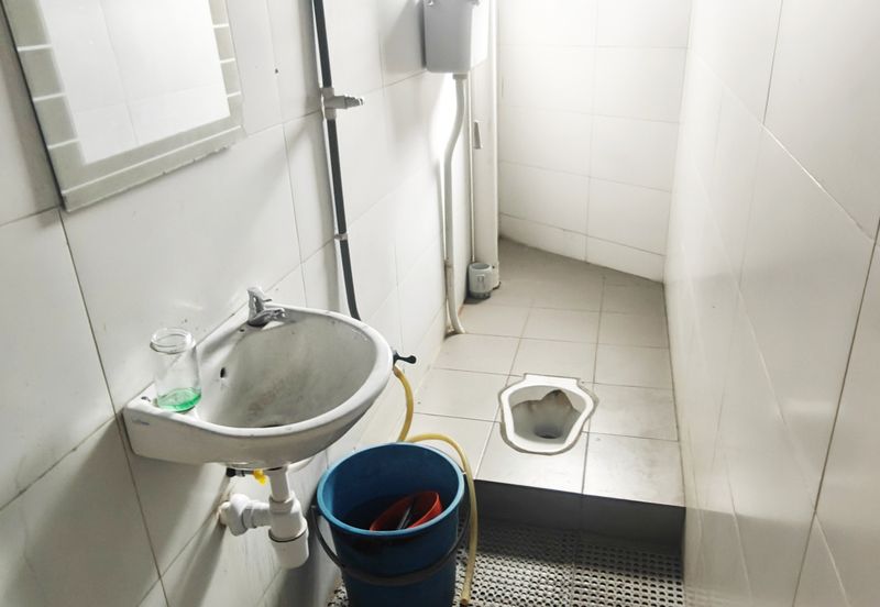 (Main Road) Kampung Matang Pagar Sungai Buloh