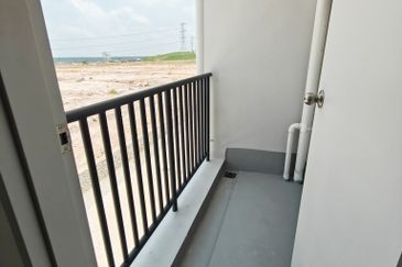 (MainRoad Adjoinig) Caledonia Avenue Batang Berjuntai Kuala Selangor IJOK Bestari Jaya