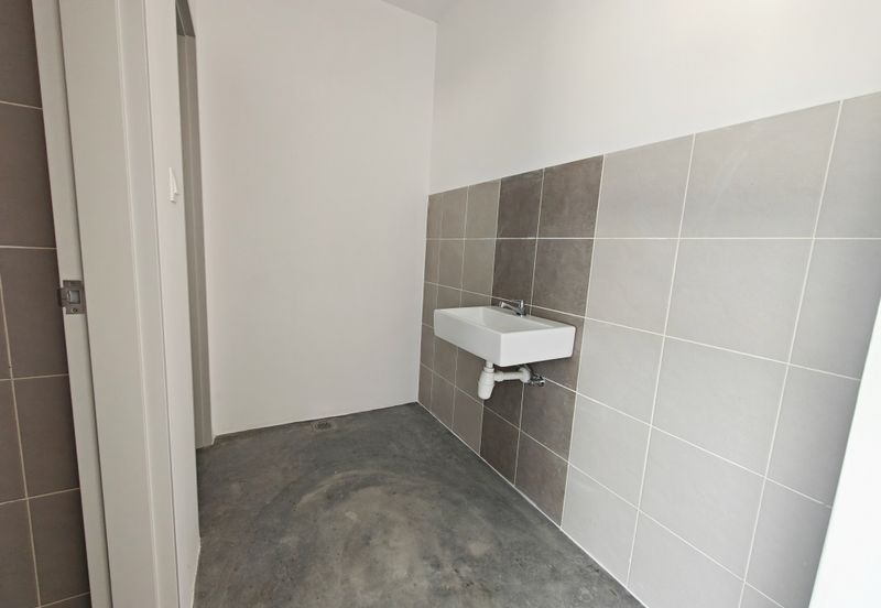 (MainRoad Adjoinig) Caledonia Avenue Batang Berjuntai Kuala Selangor IJOK Bestari Jaya