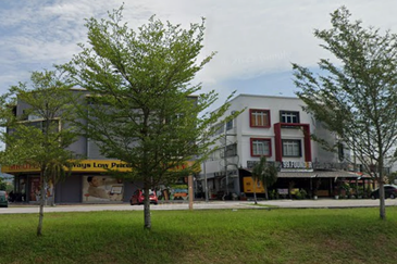 Puncak Alam