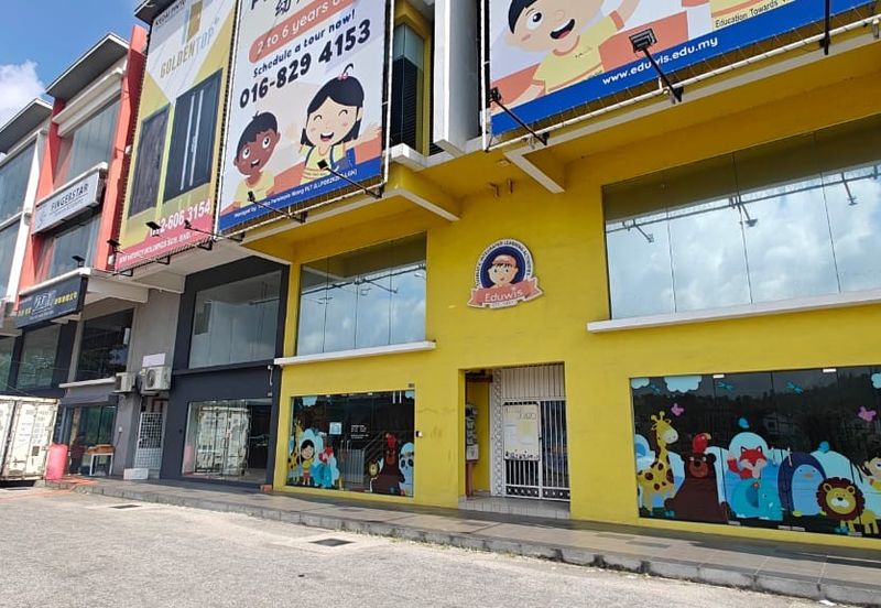Pusat Perdagangan Maisons
