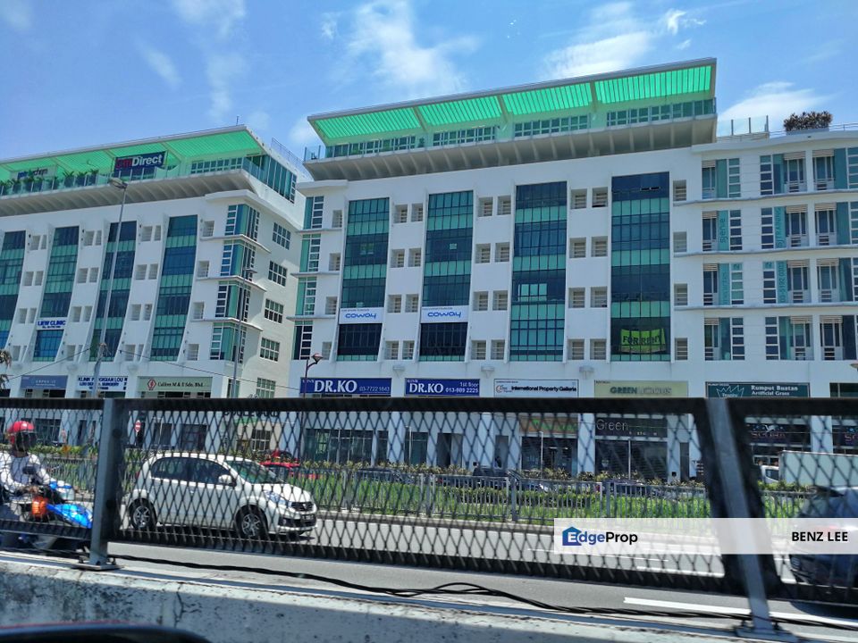 (Semi Furnished) 10 Boulevard Kampung Sungai Kayu Ara Petaling Jaya , Selangor, Petaling Jaya