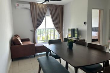 Alanis Residence