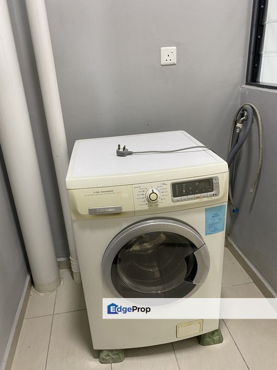 Partially furnished unit linked to LRT Sri Rampai, Kuala Lumpur, Wangsa Maju