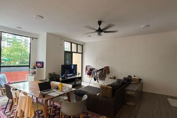 Henna Residence @ The Quartz