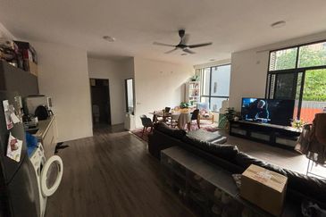 Henna Residence @ The Quartz