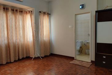 2 Storey Terrace House @ Kelana Idaman w 4r3b