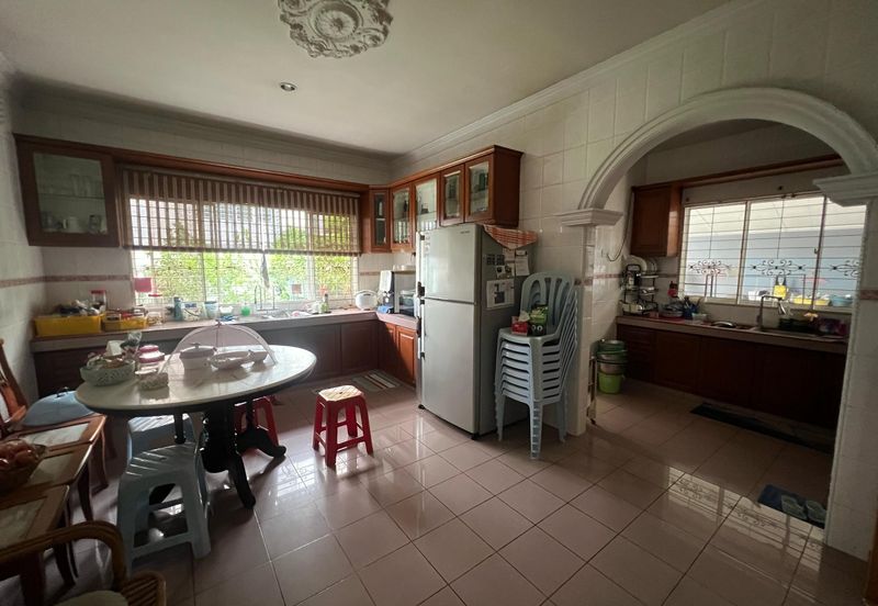 2-Storey Bungalow  @ Sri Petaling w 6r8b