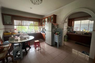 2-Storey Bungalow  @ Sri Petaling w 6r8b