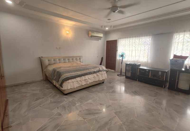 Taman Taynton (Taynton View)