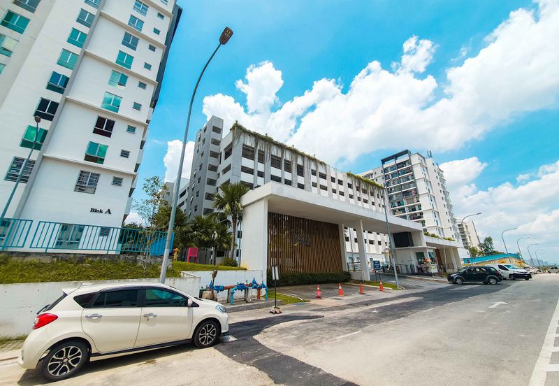 Puncak Hijauan (Hijauan Heights)