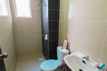 Puncak Hijauan (Hijauan Heights)