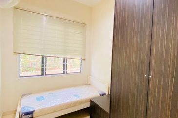 Puncak Pinggiran Putra