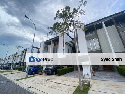 FULLY RENOVATED TOWNHOUSE KAJANG 3 Storey Ridgefield Tropicana Heights, Selangor, Kajang