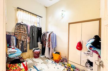 Puncak Pinggiran Putra