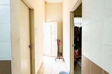 Puncak Pinggiran Putra