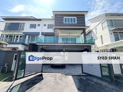 BEAUTIFUL RENOVATED 2.5 Storey Saujana Villa Kajang, Selangor, Kajang