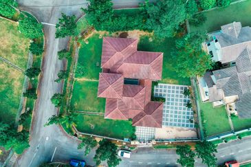 Puncak Pinggiran Putra