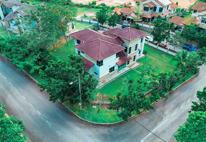 Puncak Pinggiran Putra