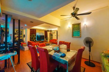 EXCLUSIVE CORNER 3 Storey Subang Bestari - FACING SURAU!