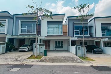 Parkfield Residences, Tropicana Heights