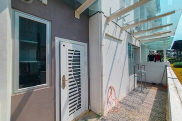 Parkfield Residences, Tropicana Heights