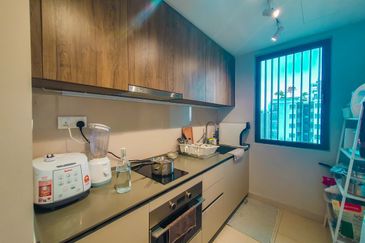 Datum Jelatek Residence