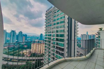 Datum Jelatek Residence