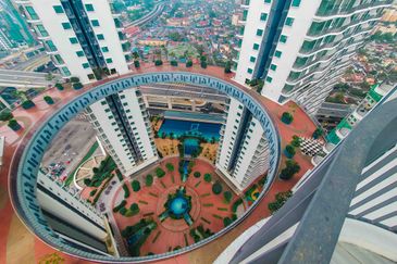 Datum Jelatek Residence