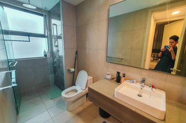 Datum Jelatek Residence