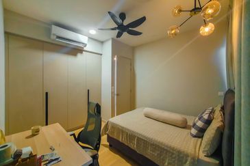 Datum Jelatek Residence