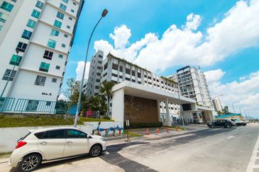 Puncak Hijauan (Hijauan Heights)